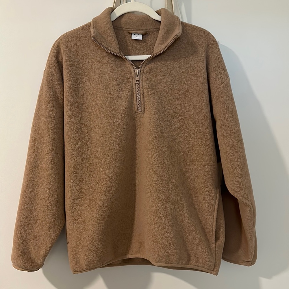 Aritzia Tna sweater